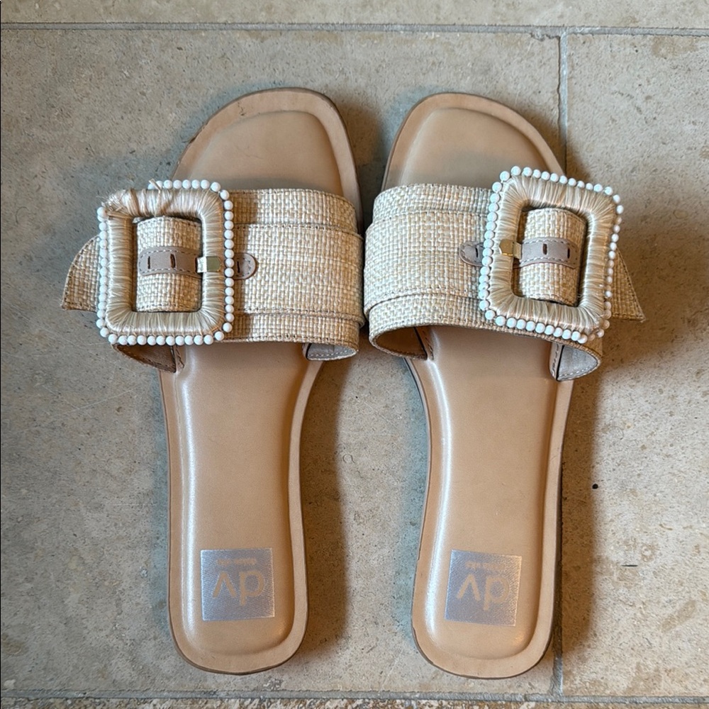 DV by Dolce Vita Women's Tan Sandals with Pearl Accent